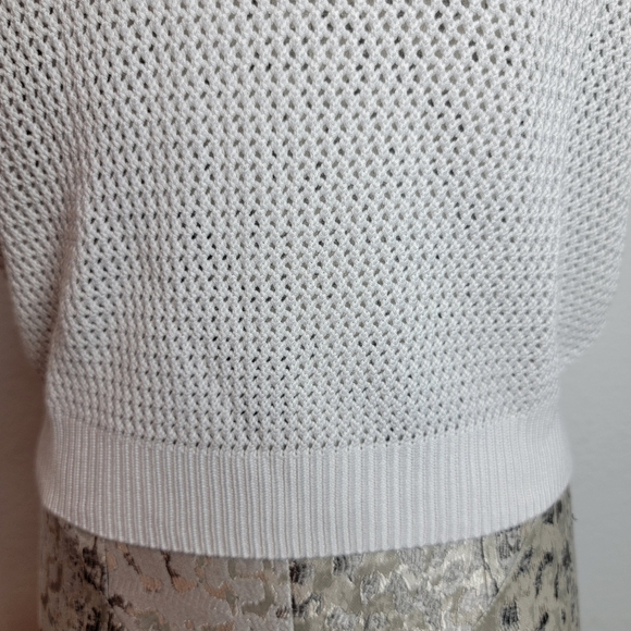 PINK Victoria's Secret Cambridge Knit Cropped Vest. - Picture 9 of 11